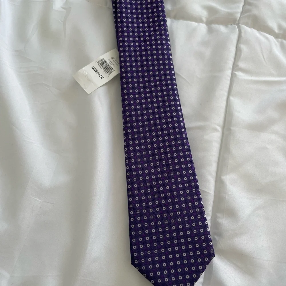 NWT Banana Republic Purple and White Patterned Tie - Picture 4 of 4
